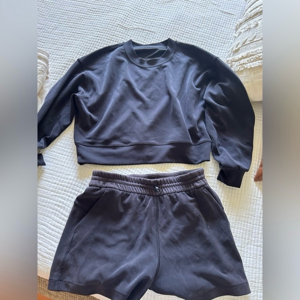 Lululemon Athletica Black Sweatshirt and Shorts Set Size 8 - Picture 2 of 7